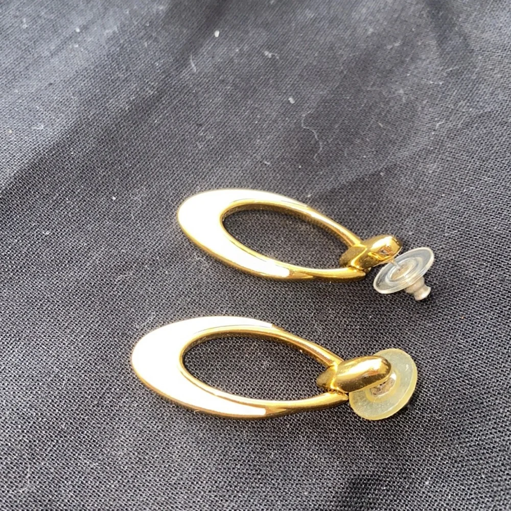 Vintage Trifari earrings - Picture 6 of 9